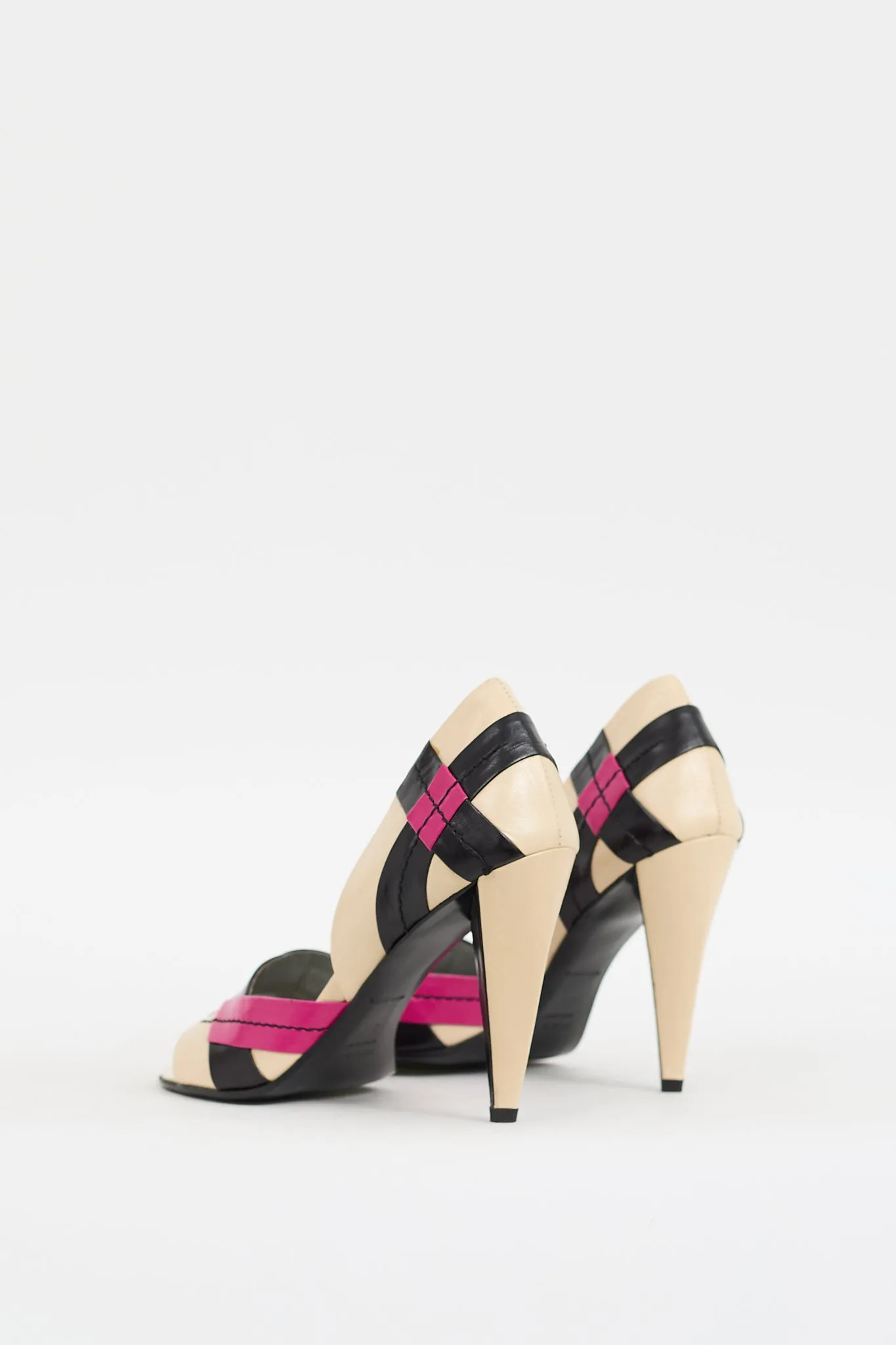 2000s Leather Argyle Panelled Pump